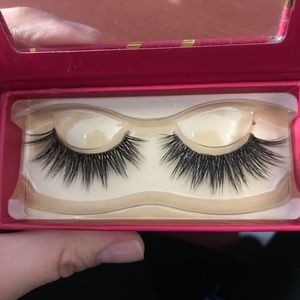 Lilly lashes